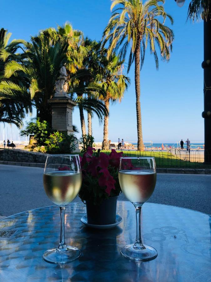Fragata Beach Seaview Sitges Exterior photo